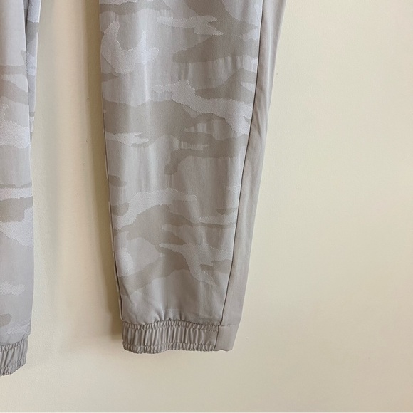 Athleta Brooklyn Camo Jogger - Picture 4 of 9